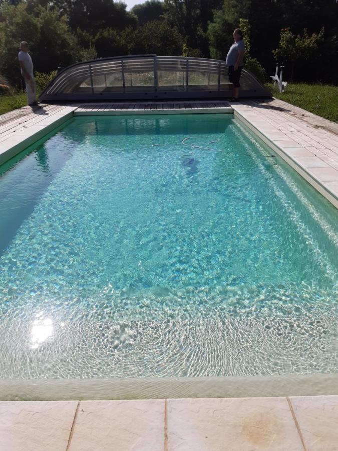 Chambre familiale avec piscine chauffée et jacuzzi Bernadets-Debat Extérieur photo