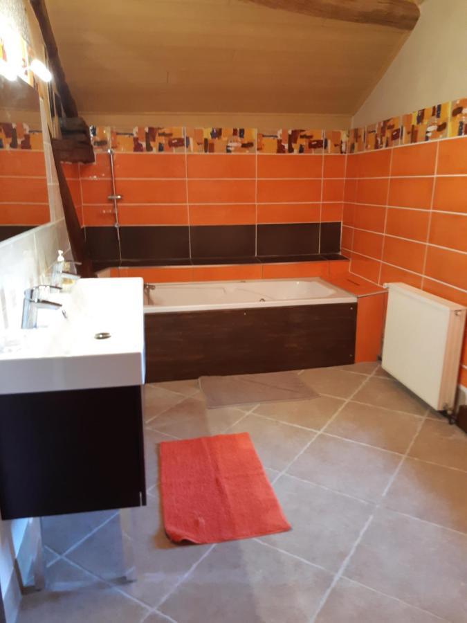 Chambre familiale avec piscine chauffée et jacuzzi Bernadets-Debat Extérieur photo